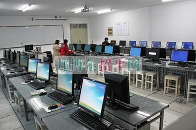 計算機應(yīng)用技術(shù)學(xué)校精選指南與信息技術(shù)開發(fā)方向探究